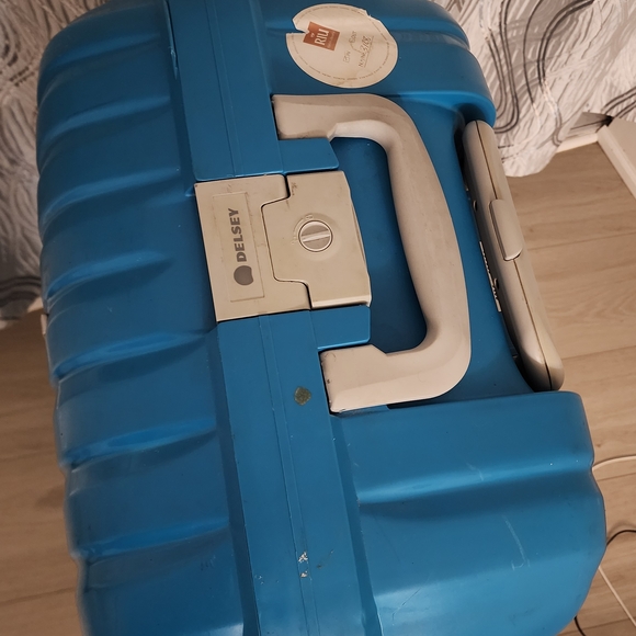 Delsey Blue Hard Shell Suitcase - Picture 5 of 5